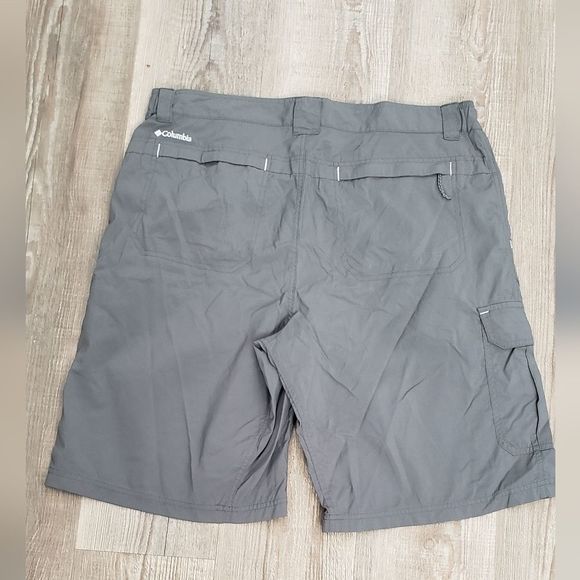 Columbia Omni shade grey outdoor shorts size large / 38 - Picture 2 of 4